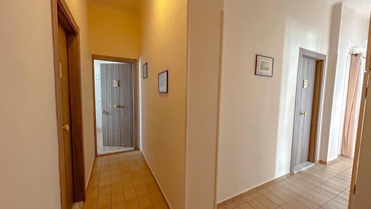 Central 9 Rooms Ermoupoli Dış mekan fotoğraf