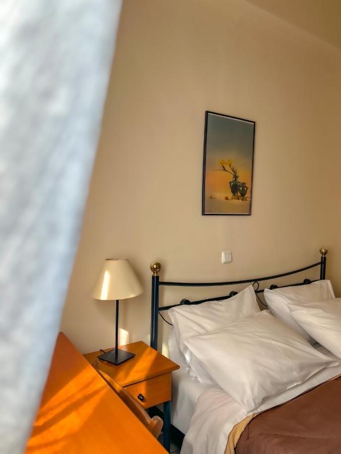 Central 9 Rooms Ermoupoli Dış mekan fotoğraf